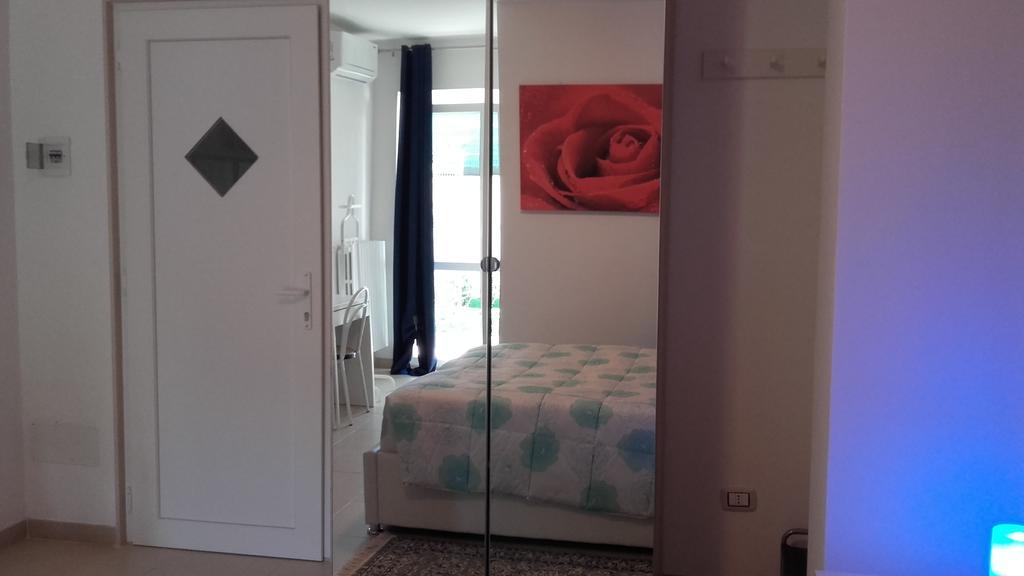 Le Tre Rose Bed & Breakfast Casamassima Eksteriør billede
